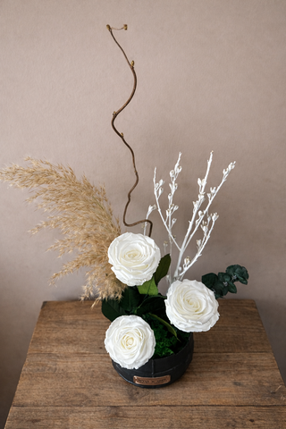 Midnight Ivory – Signature Arrangement