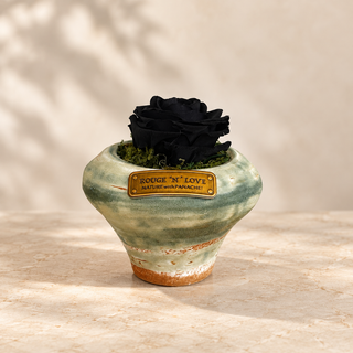 Noir Éternelle Bloom