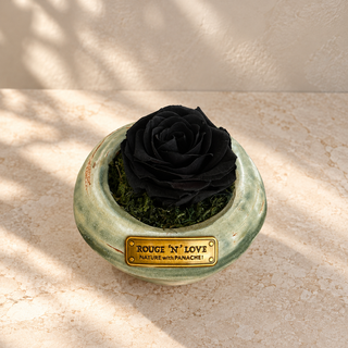 Noir Éternelle Bloom
