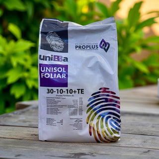 UNISOL NPK 30-10-10 water-soluble fertilizer for vegetative growth and leafy plants.
