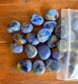 Open image in slideshow, Natural Decorative Crystal Polished Pebbles (1kg)

